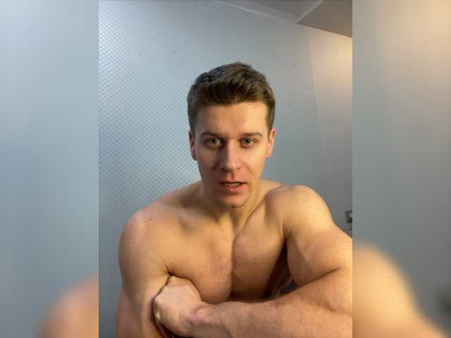 Live sex webcam photo for DesireGreg #277511250