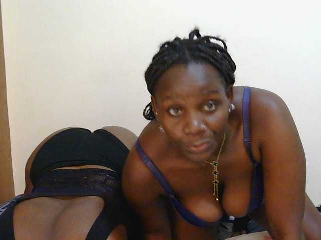 Live sex webcam photo for Desireeee-1 #294018053
