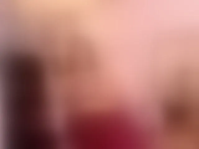 Live sex webcam photo for Destiny-cirus #293087566