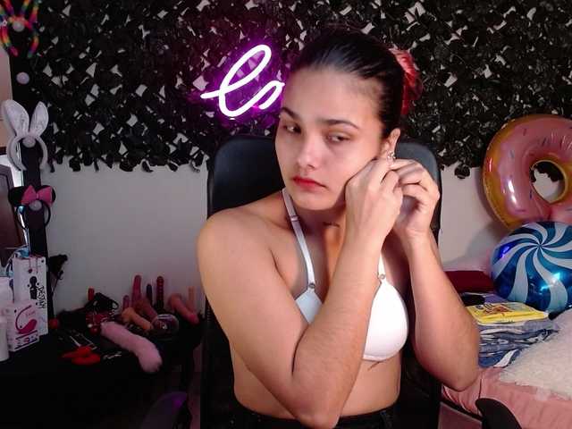 Live sex webcam photo for DestinyHills #277867290