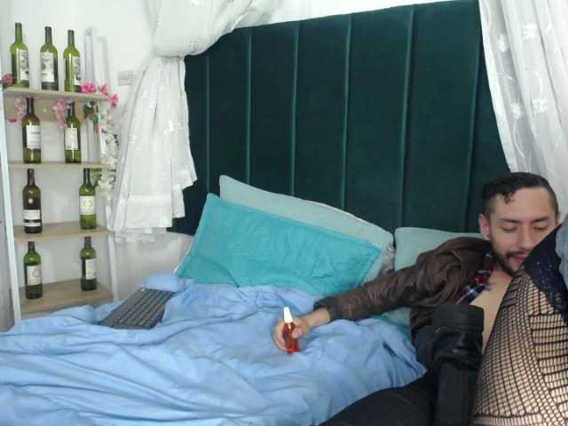 Live sex webcam photo for Destrouk-Kitty #275740072