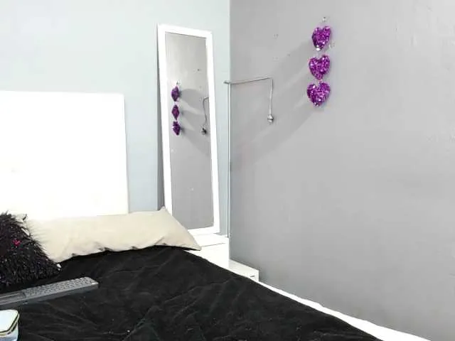 Live sex webcam photo for DevaRost #274223498