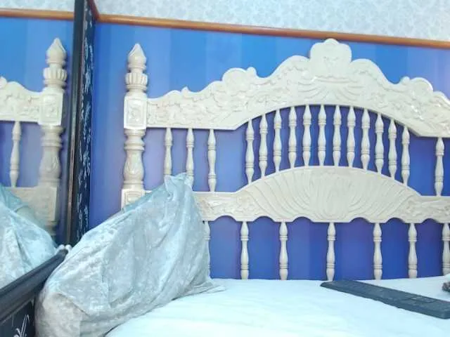 Live sex webcam photo for Devan-Ruiz #274370347