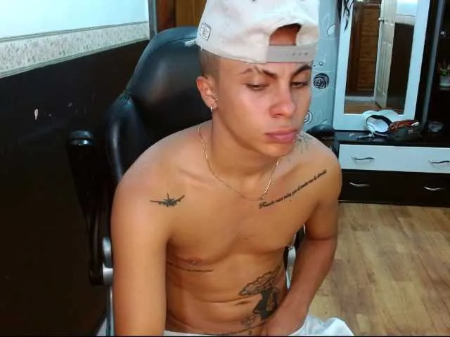 Live sex webcam photo for Devan-Ruiz #274711291