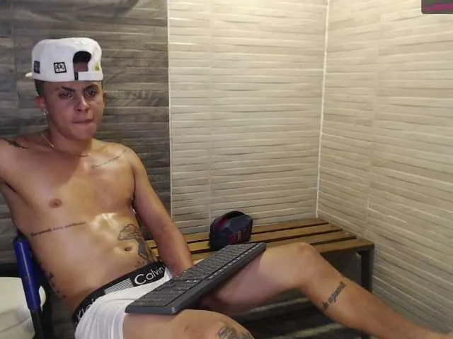 Live sex webcam photo for Devan-Ruiz #275457234