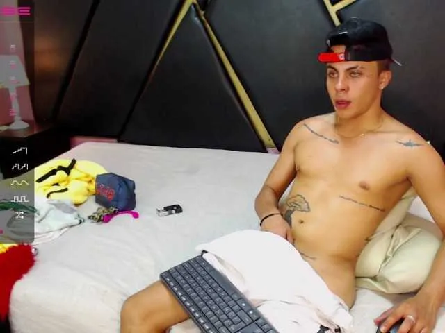 Live sex webcam photo for Devan-Ruiz #275640923