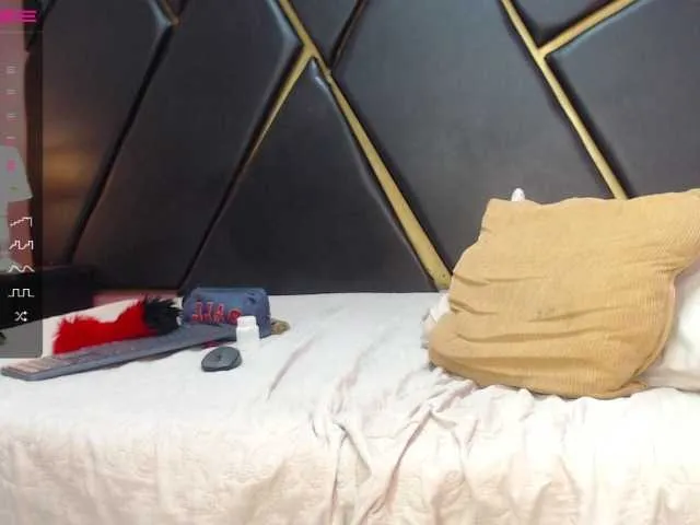 Live sex webcam photo for Devan-Ruiz #275650874