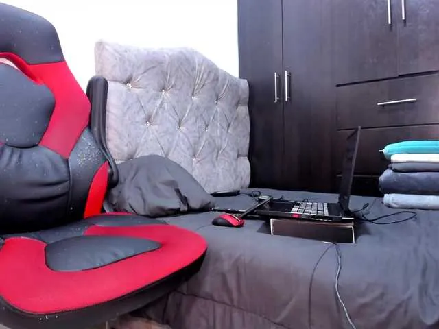 Live sex webcam photo for Devan-Ruiz #291922436