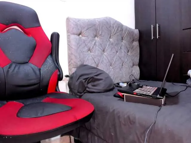 Live sex webcam photo for Devan-Ruiz #291929462