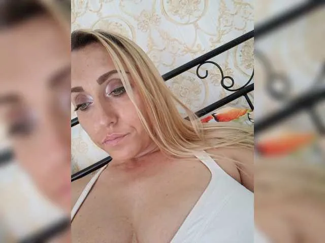 Live sex webcam photo for DeviousAngel #273956527