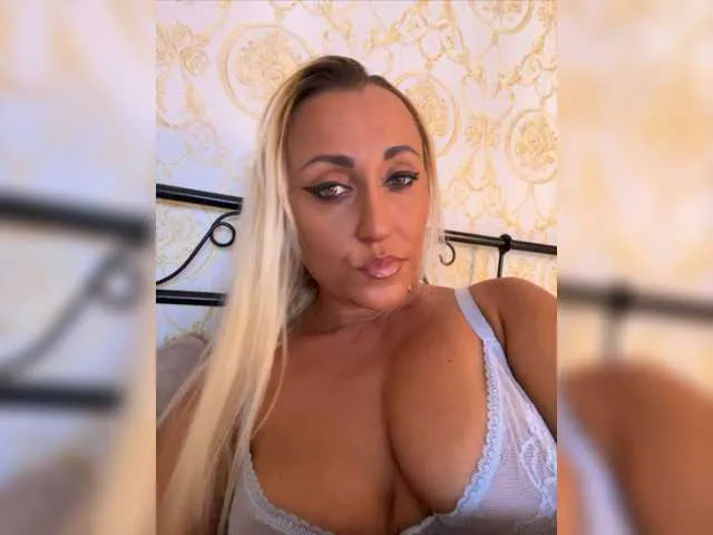 Live sex webcam photo for DeviousAngel #276319289