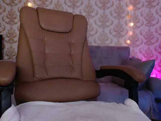 Live sex webcam photo for DeviousAngel #277043607