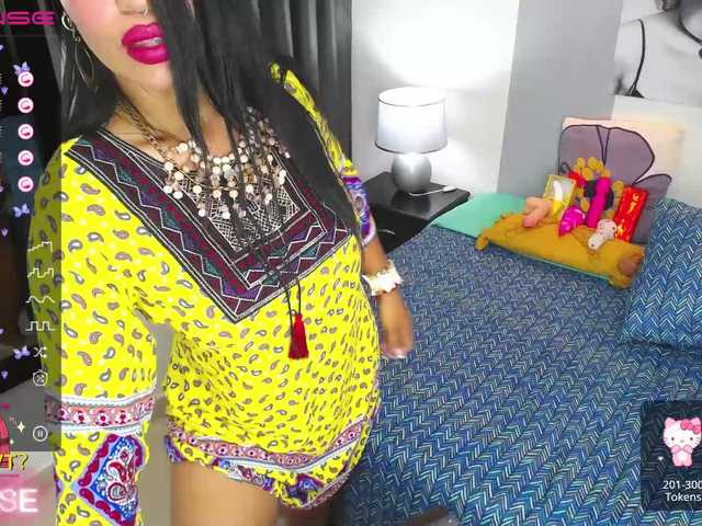 Live sex webcam photo for Devmanirani #275470456