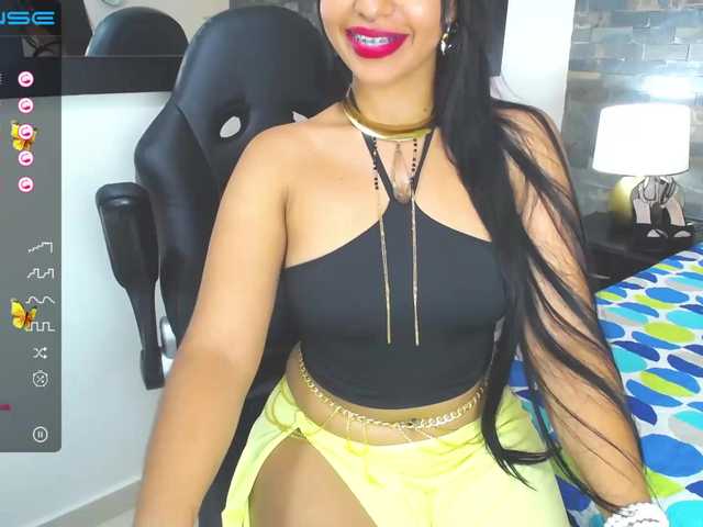 Live sex webcam photo for Devmanirani #275815824