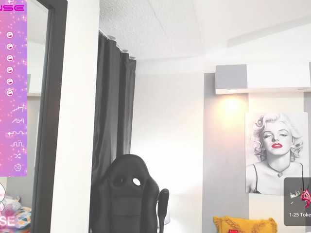 Live sex webcam photo for Devmanirani #275877109