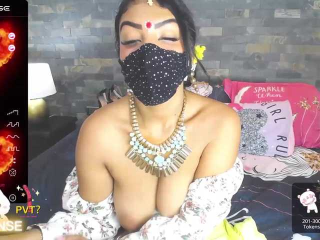 Live sex webcam photo for Devmanirani #276173840