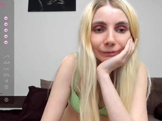 Live sex webcam photo for DevoenRose #277110593