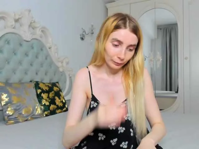 Live sex webcam photo for DevoenRose #278249529