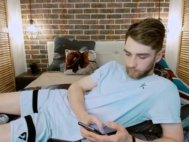 Live sex webcam photo for DexterDexx #282035608