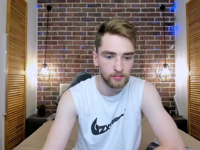 Live sex webcam photo for DexterDexx #289379869
