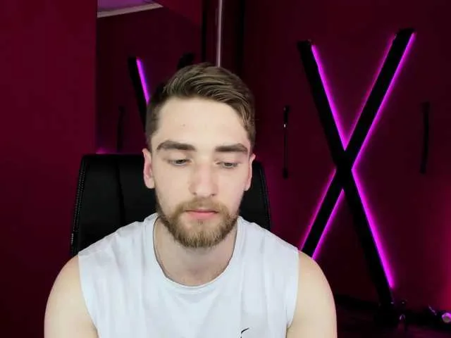 Live sex webcam photo for DexterDexx #289391344