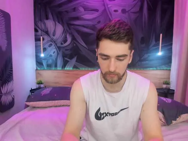 Live sex webcam photo for DexterDexx #290163192