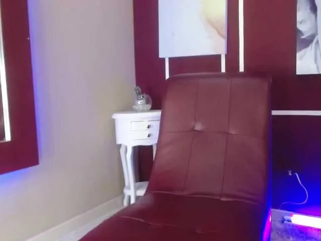 Live sex webcam photo for DeyaneShane #271765047