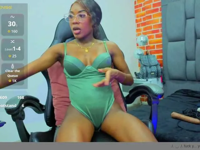 Live sex webcam photo for Deyymadisson #292160340