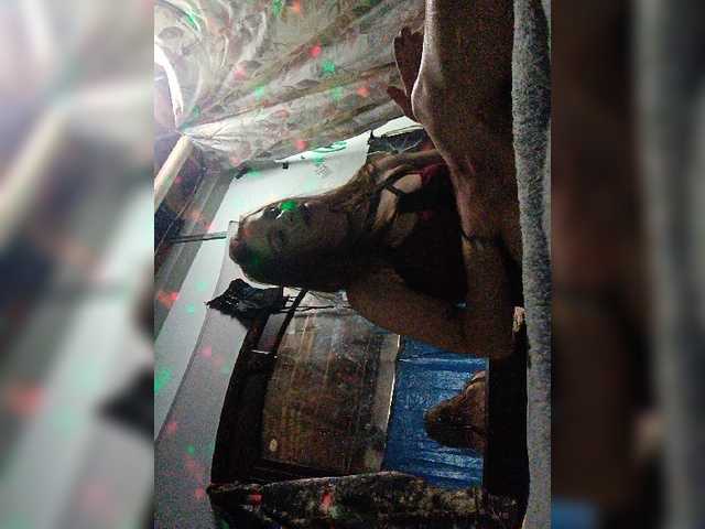 Live sex webcam photo for Deziraestarz #277060912