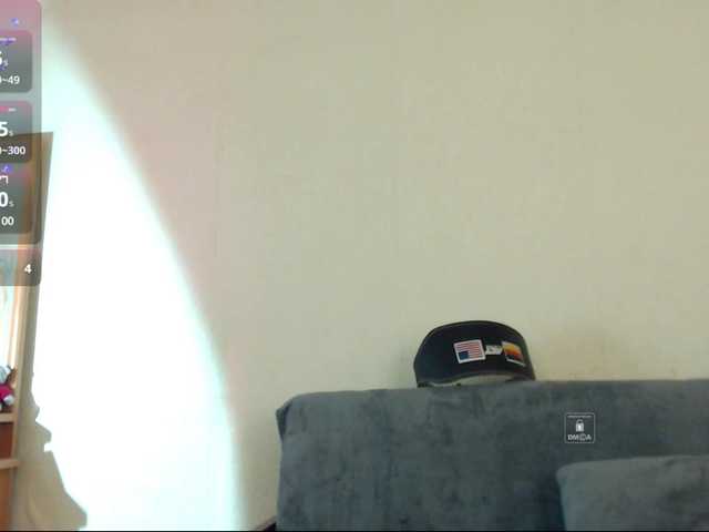 Live sex webcam photo for DiaFoxi #291361575