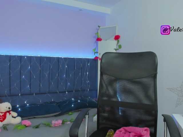 Live sex webcam photo for Diamond-Valer #272323412