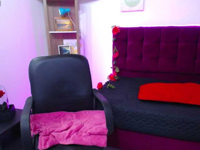 Live sex webcam photo for Diamond-Valer #272924763