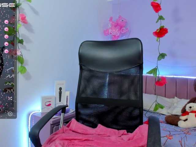 Live sex webcam photo for Diamond-Valer #273047415