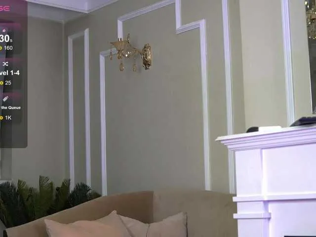 Live sex webcam photo for DiamondEve #291182196