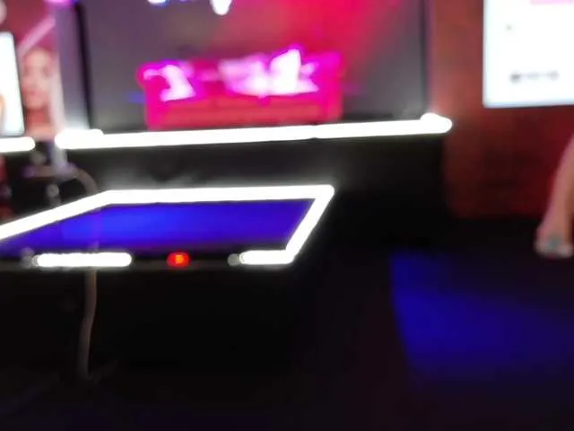 Live sex webcam photo for DiamondJo #291941109