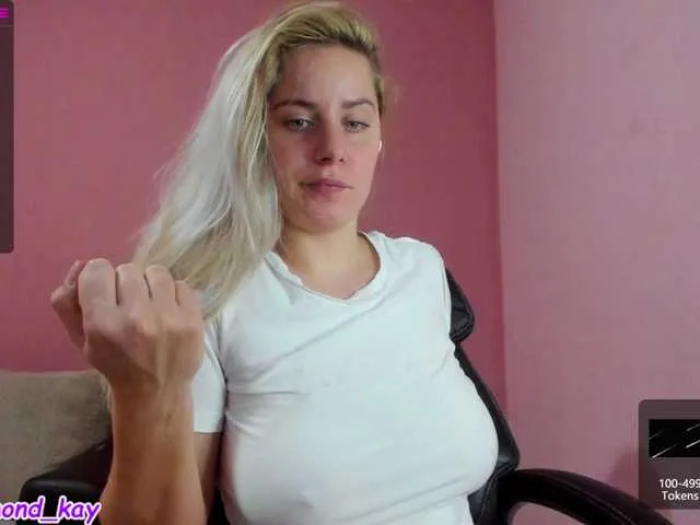Live sex webcam photo for DiamondKay #287973978