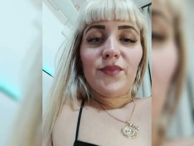 Live sex webcam photo for DiamondPussy #275446901