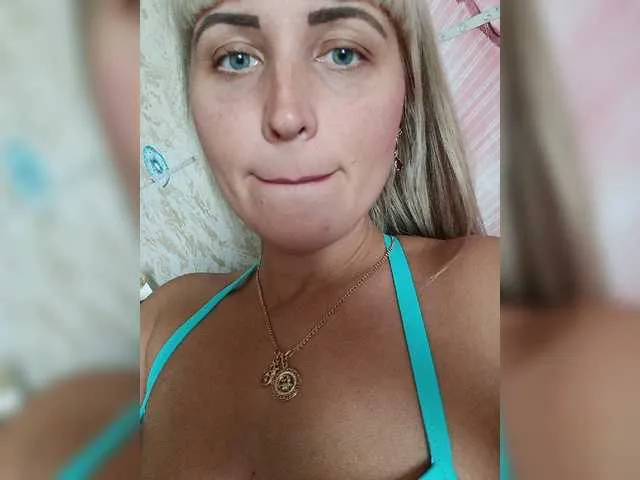 Live sex webcam photo for DiamondPussy #275625995