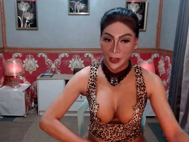 Live sex webcam photo for Diamondfox #290952377