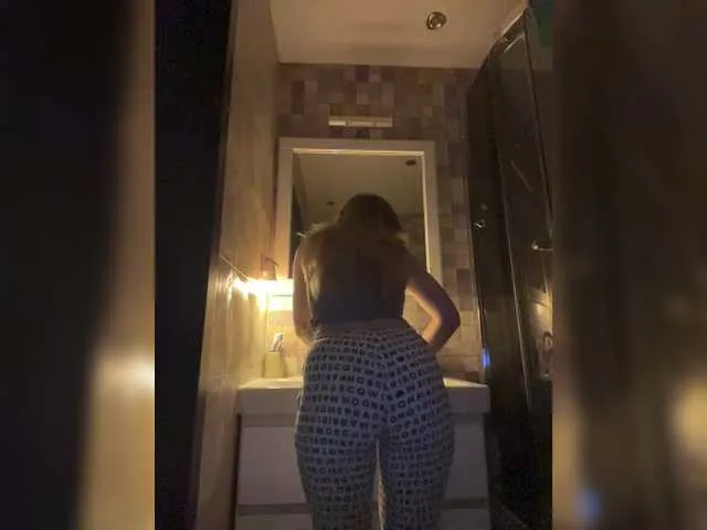 Live sex webcam photo for DianaMurr #291569915