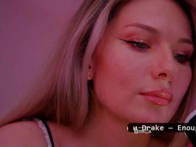 Live sex webcam photo for DianaMurr #291984627