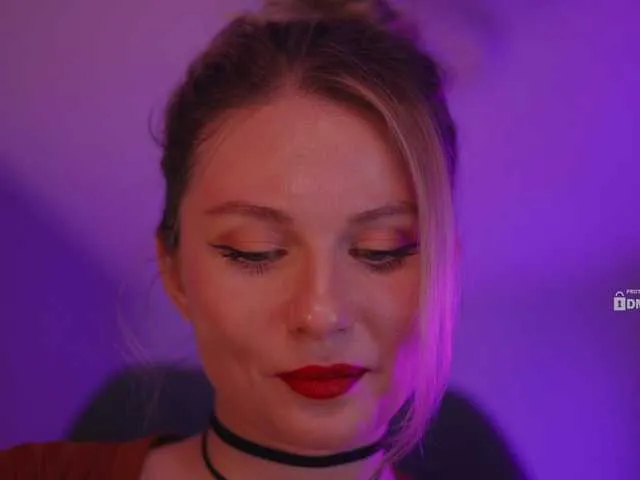 Live sex webcam photo for DianaMurr #292287418