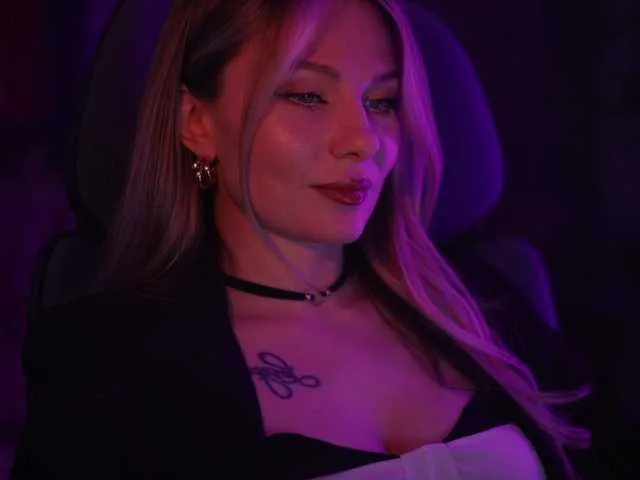 Live sex webcam photo for DianaMurr #292376909