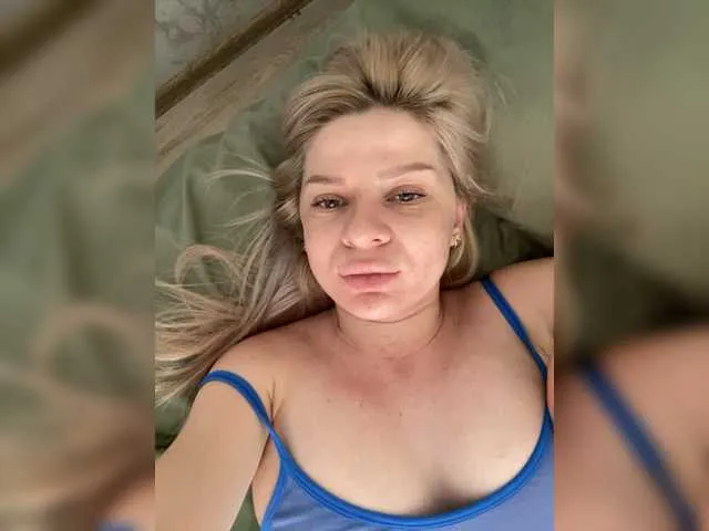 Live sex webcam photo for Dianands001 #278070101