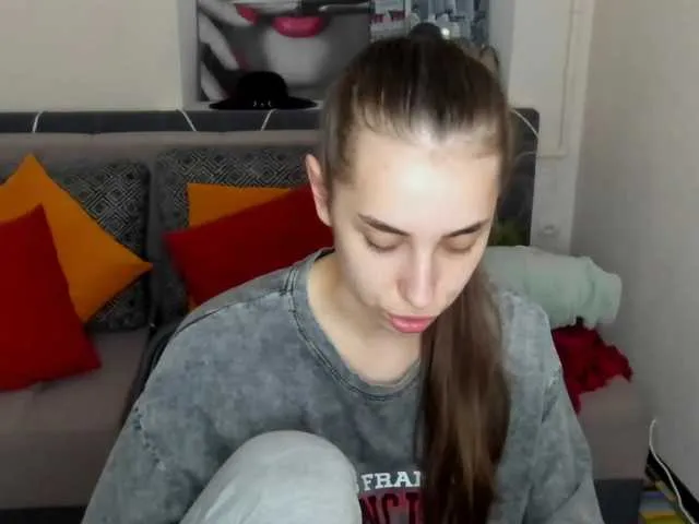 Live sex webcam photo for Dianasofy282 #275567234