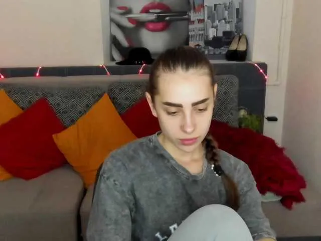 Live sex webcam photo for Dianasofy282 #275573501