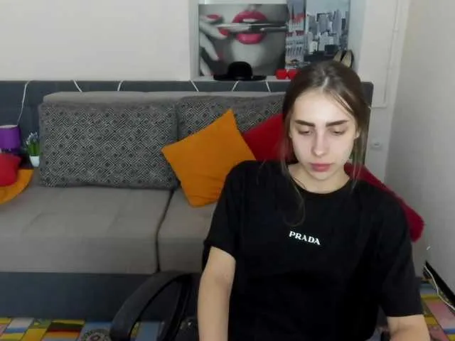 Live sex webcam photo for Dianasofy282 #275601060