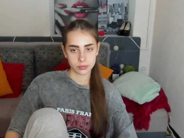 Live sex webcam photo for Dianasofy282 #275669266