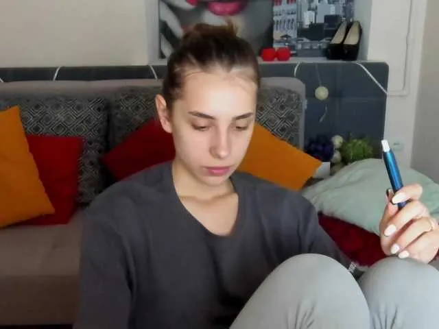 Live sex webcam photo for Dianasofy282 #275675025