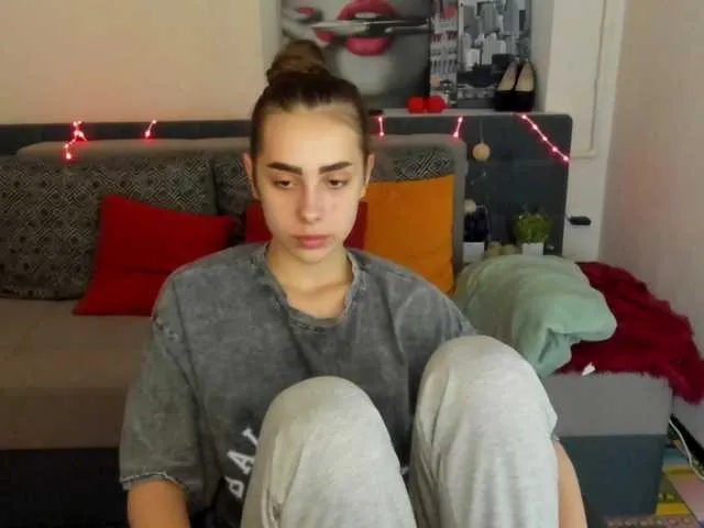 Live sex webcam photo for Dianasofy282 #275731688